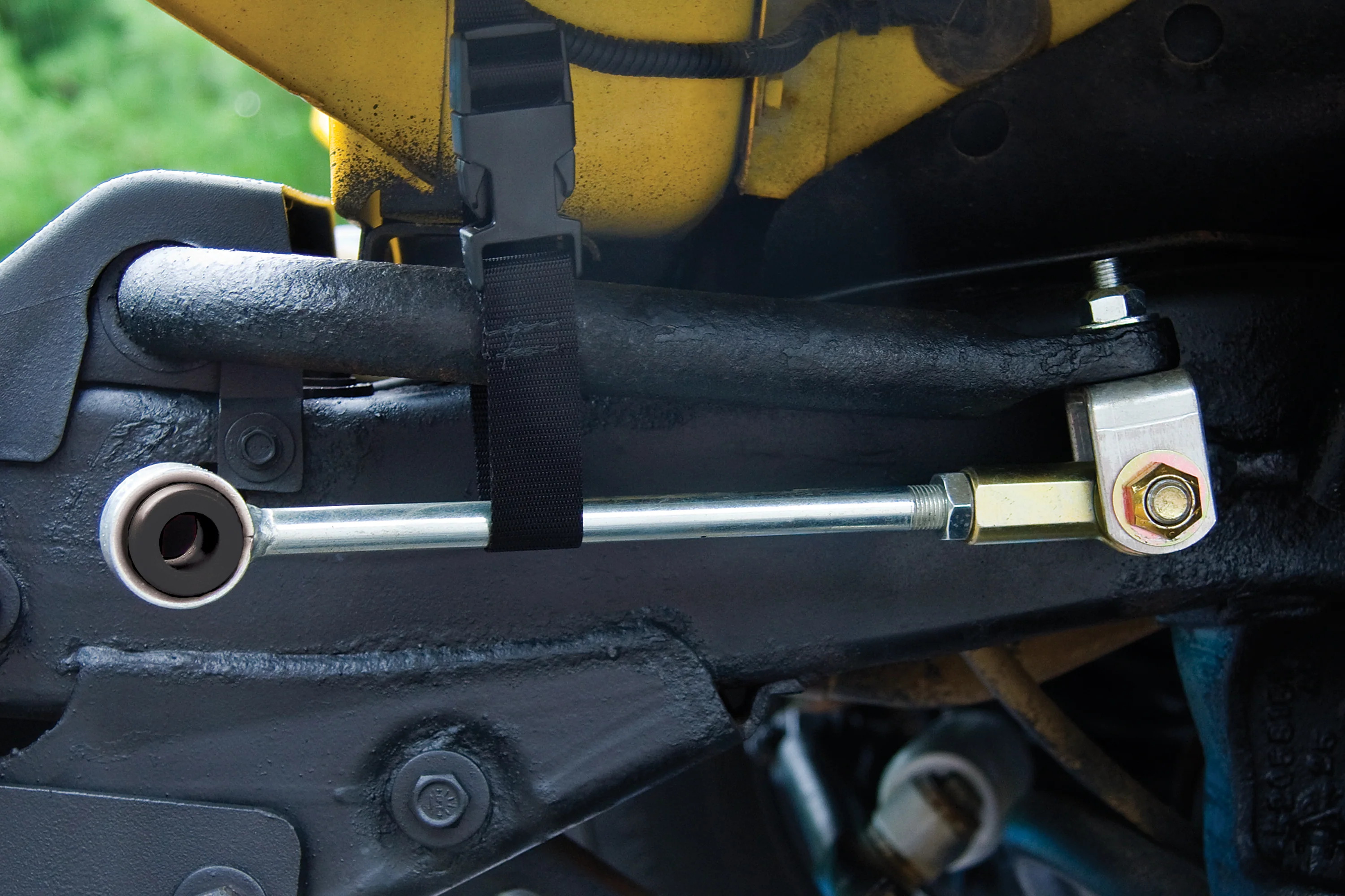 Sway Bar Disconnects <br> 84-06 Jeep Cherokee, Wrangler - Image 2